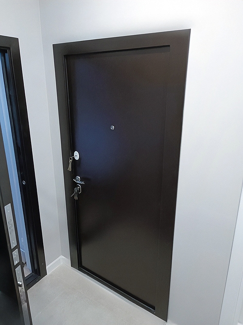 Дверь внутреннего открывания Дверь внутреннего открывания