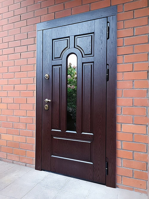 Остекленная входная дверь Остекленная входная дверь