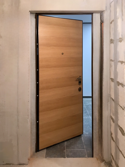 Дверь с гладкими панелями Дверь с гладкими панелями