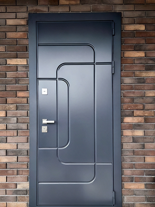 Уличная дверь с фрезеровкой Уличная дверь с фрезеровкой