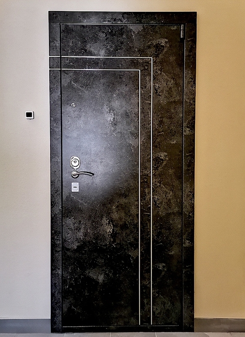 Дверь с декоративными плитами МДФ Дверь с декоративными плитами МДФ