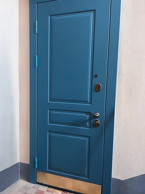 Квартирная дверь с отбойником Квартирная дверь с отбойником