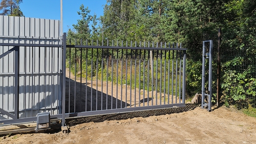 Ворота с серой покраской Ворота с серой покраской