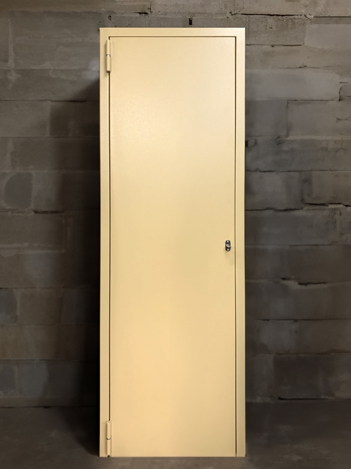 Узкий ревизионный люк-дверца